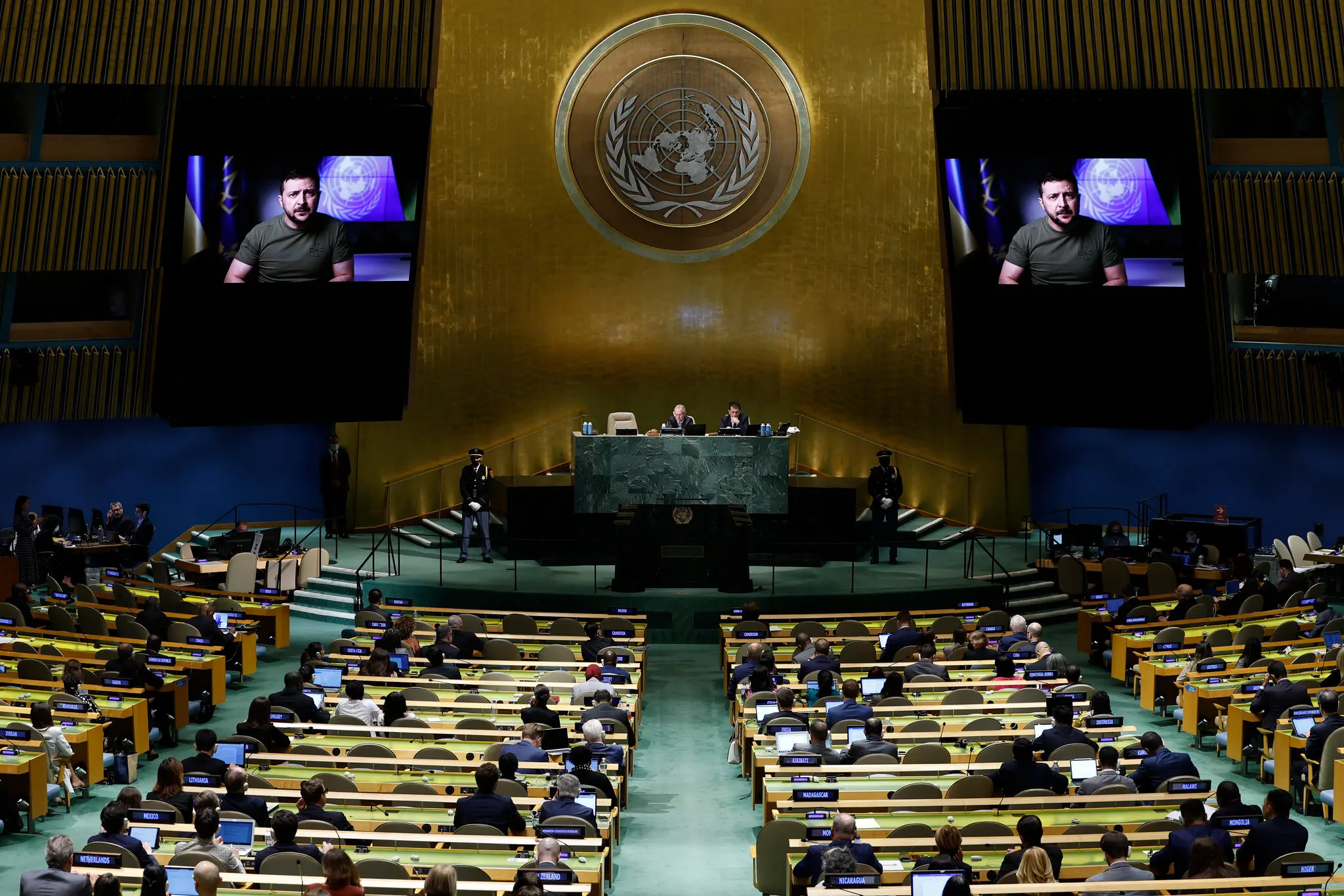 Президент України Володимир Зеленський звернувся до світових лідерів у записаній промові на Генеральній Асамблеї ООН минулого року